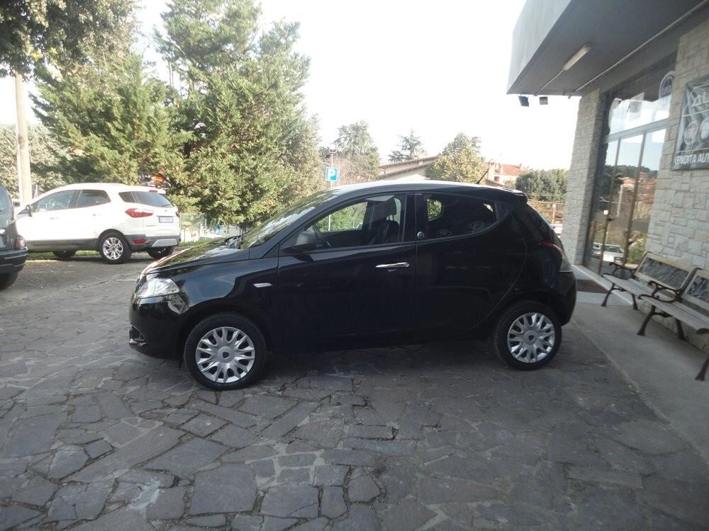 Lancia Ypsilon 0.9 TwinAir 85 CV 5 porte Metano Ecochic Gold NEO PATENTATI