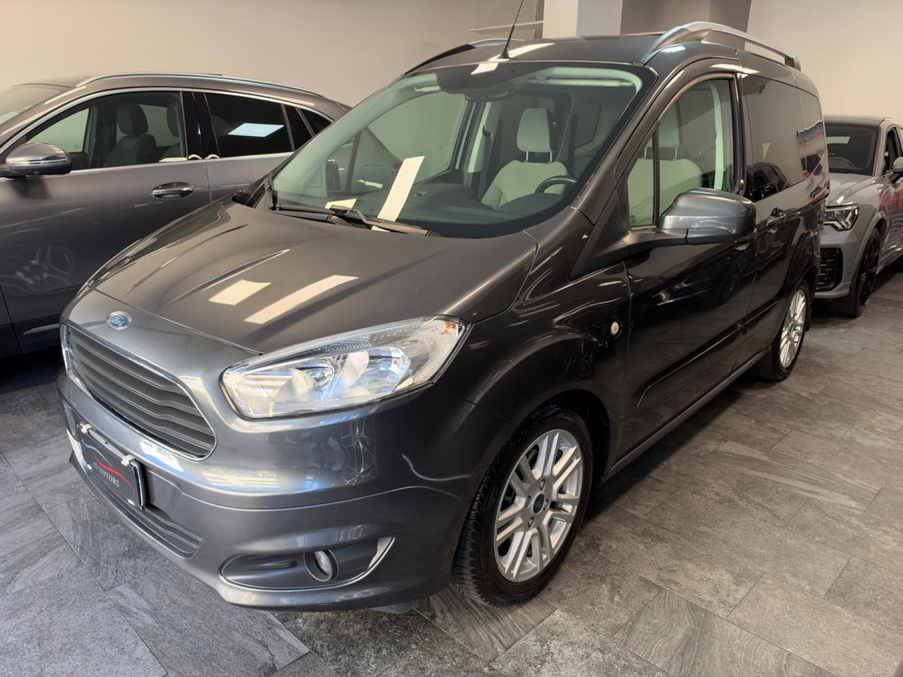 Ford Tourneo Courier 1.5 TDCI 95 CV Titanium