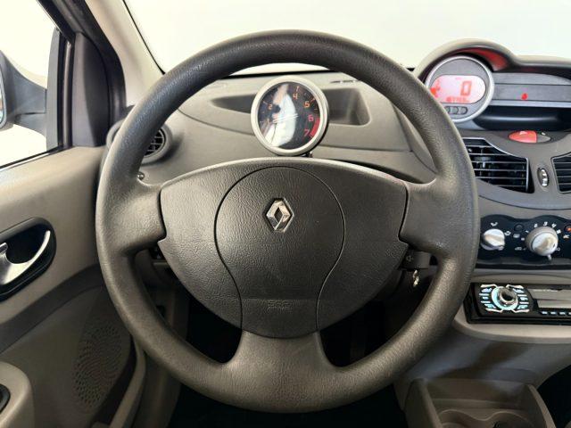 RENAULT Twingo 1.2 16V Initiale
