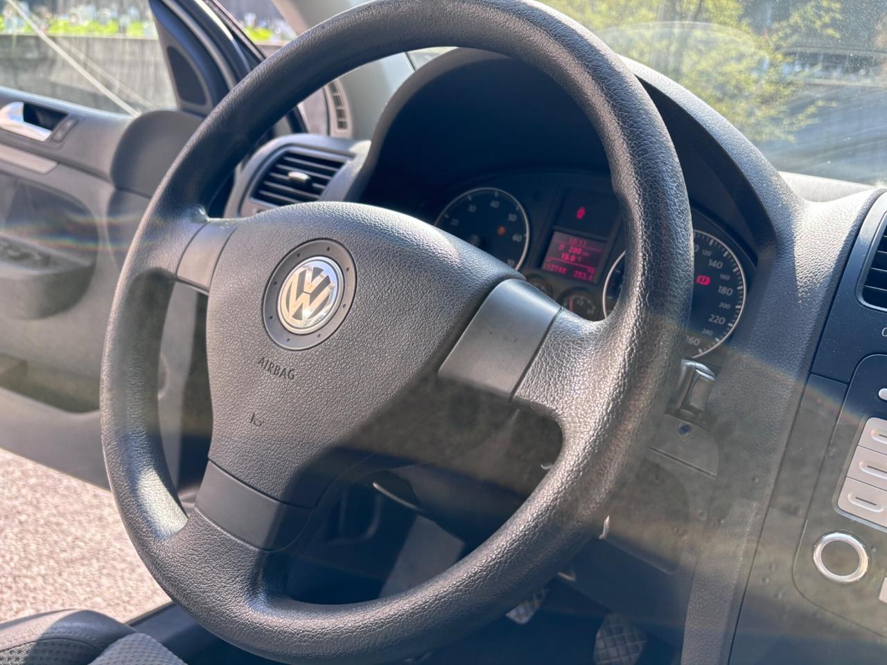 Volkswagen Golf 1.6 16V FSI 3p. Sportline