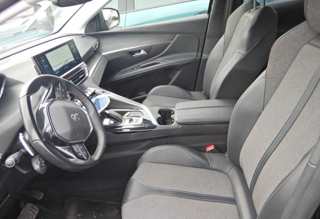 Peugeot 3008 1.5 BLUEHDI 131CV EAT8 ALLURE ( FARI LED - NAVI MIRROR CERCHI 18 PDC TELECAMERA POST. )