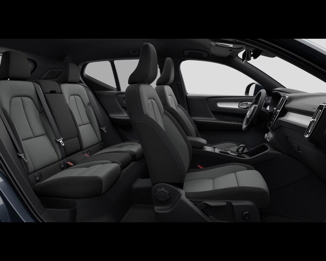 VOLVO XC40 CORE B3 AUTO PREZZO PROMO FINO A FINE MESE