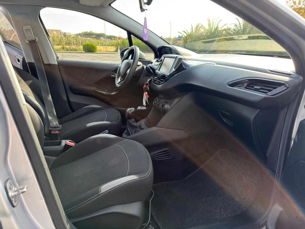 Peugeot 208 PureTech 82 5p. GPL Access