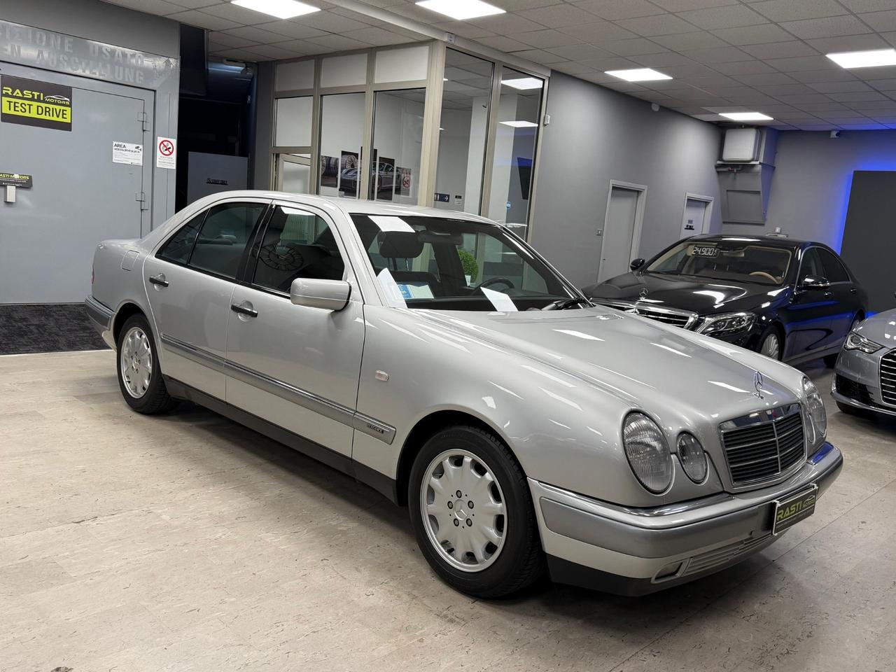 Mercedes-benz E 200 cat Elegance