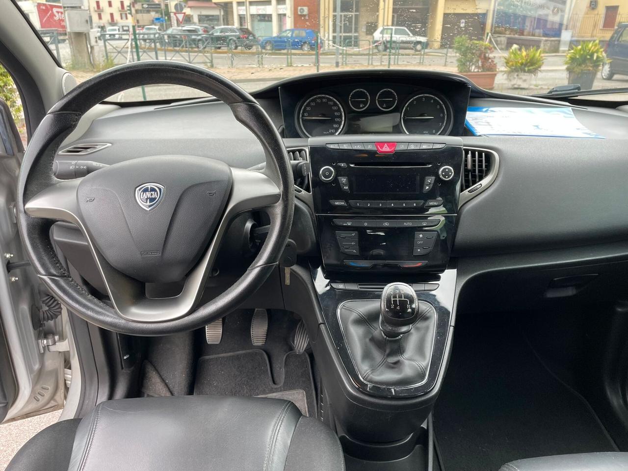 Lancia Ypsilon 1.2 69 CV 5 porte S&S Platinum