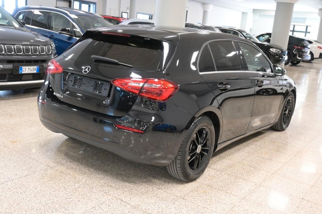Mercedes-benz A 180 180D 115CV 6M BUSINESS SOLUTION ( PELLE - PDC NAVI PREMIUM TELECAMERA POST. ) CC. 1461