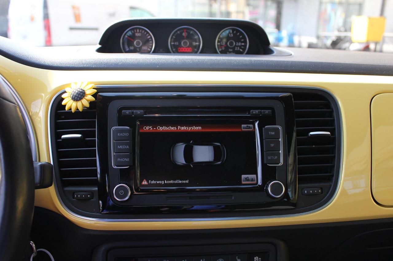 Volkswagen Maggiolino 1.2 TSI Design 105CV – Cerchi 18”, Sound Fender, Sedili Riscaldati