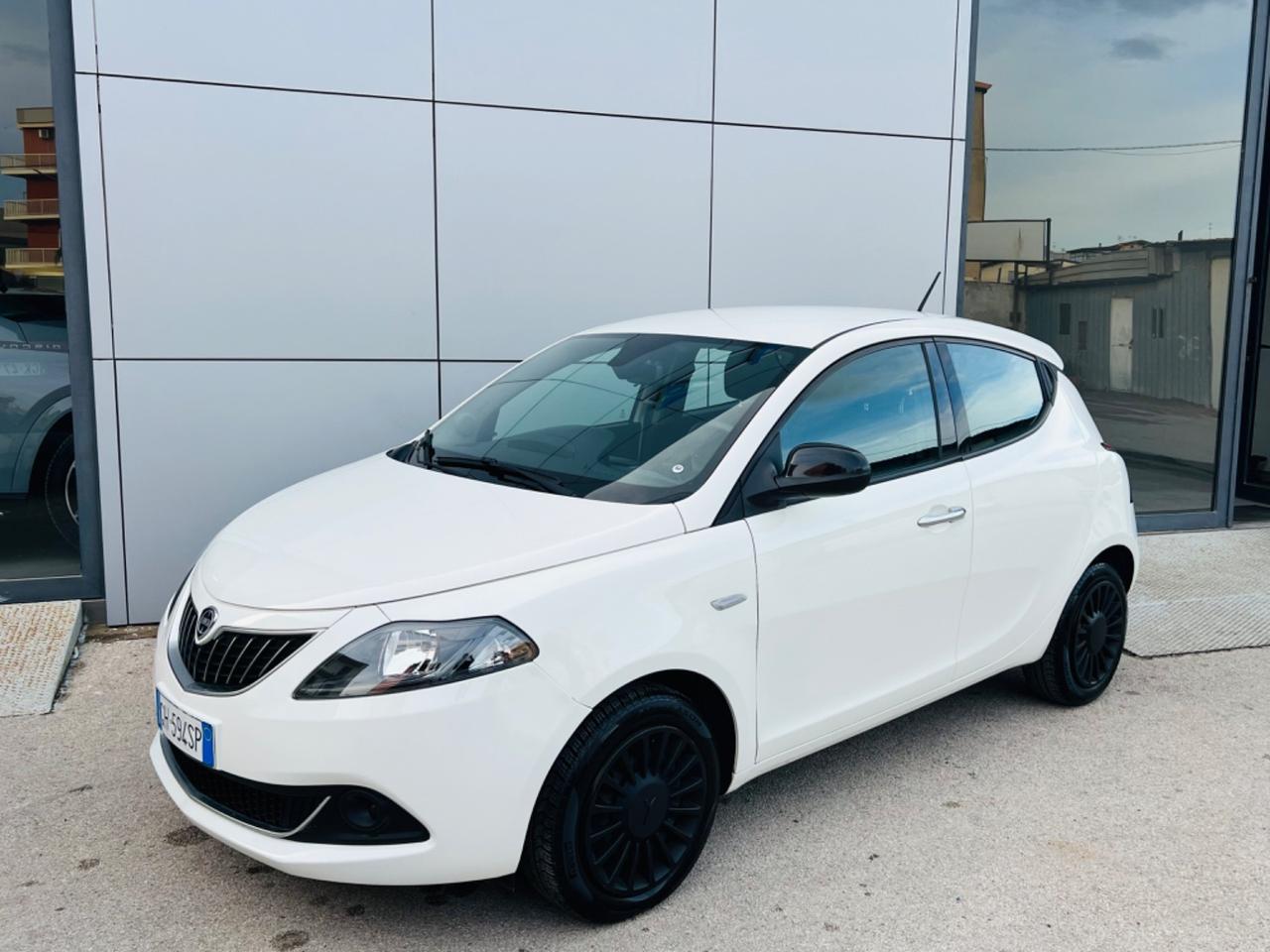 Lancia Ypsilon 1.0 Hybrid 70cv - anticipo €900 - proposta finanziamento