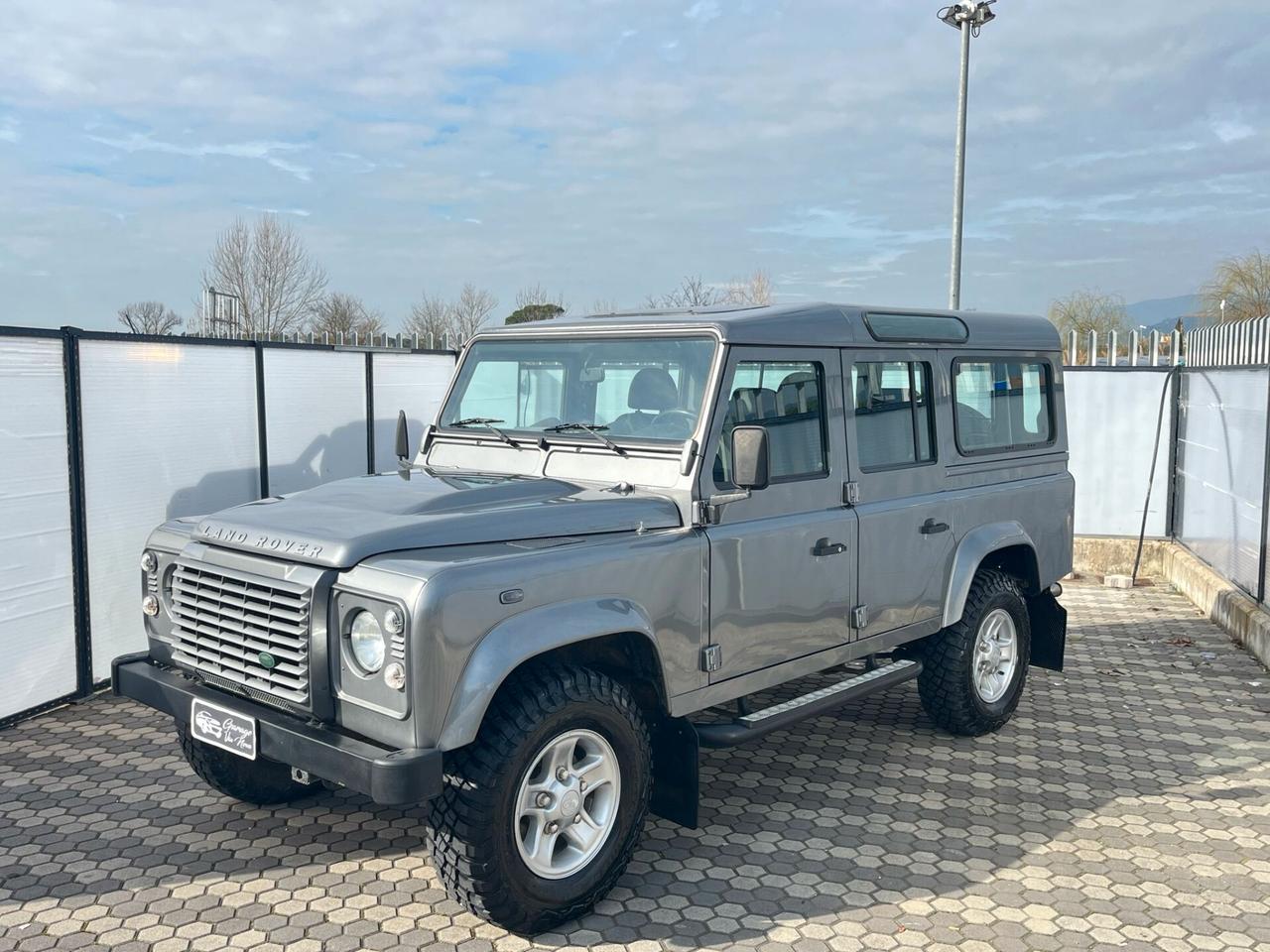 Land Rover Defender 110 2.4 TD4 Station Wagon E