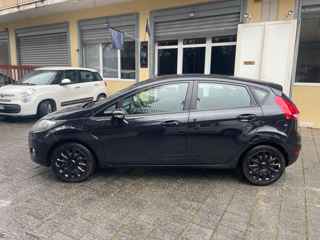Ford Fiesta 1.4 16V 5p. Bz.- GPL Titanium Bs.