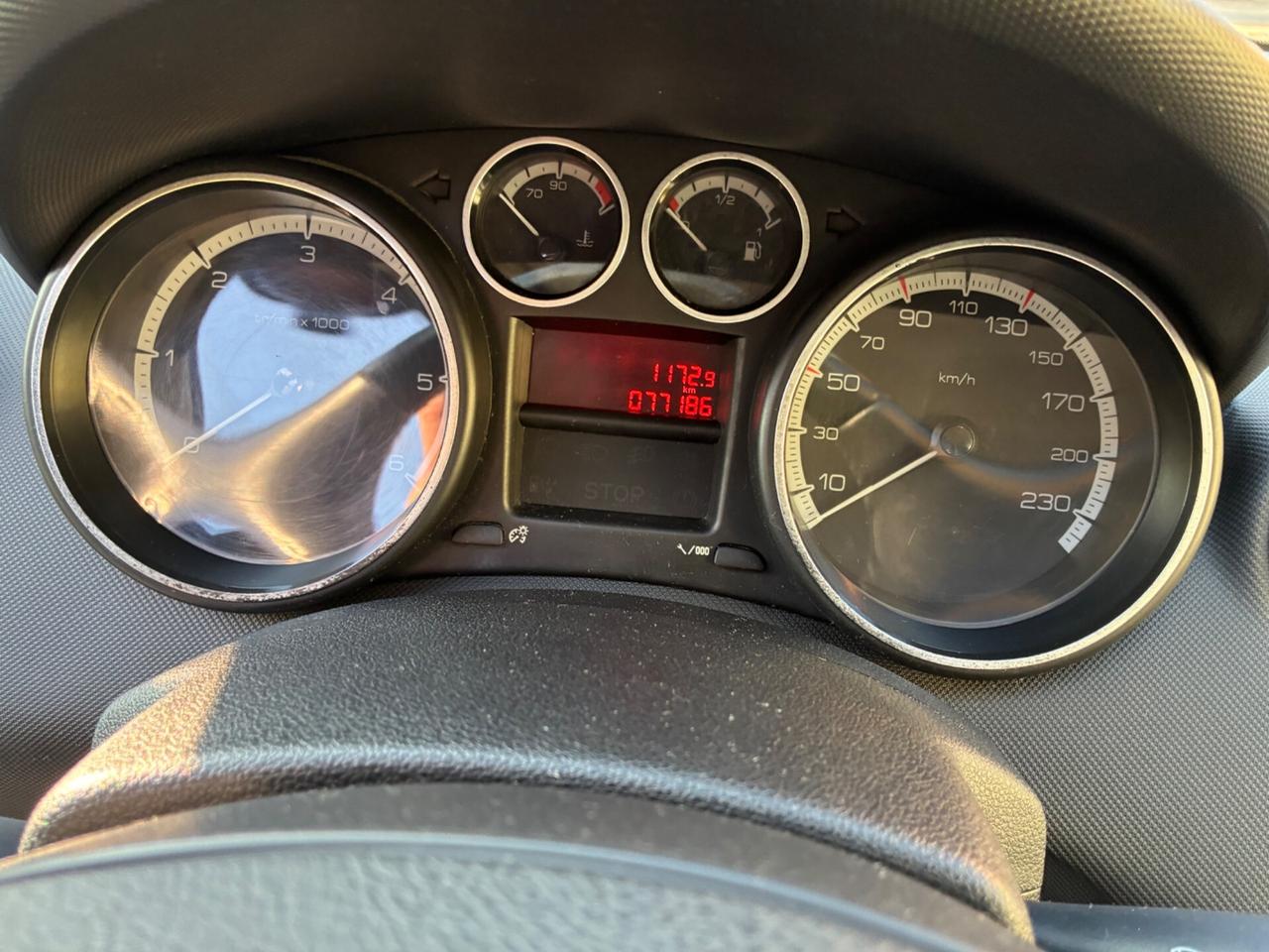 Peugeot 308 1.6 HDi 90CV 3p. Tecno