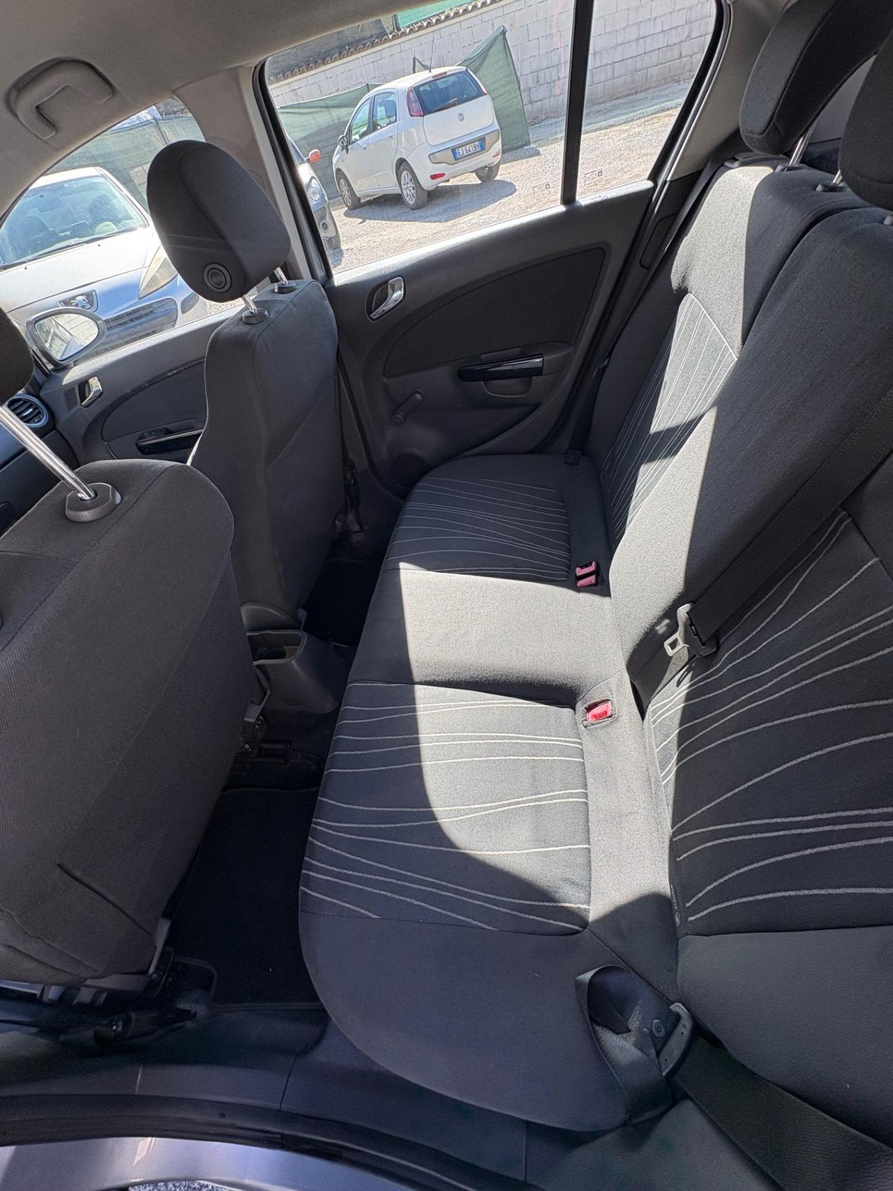 Opel Corsa 1.2 5 porte enjoy