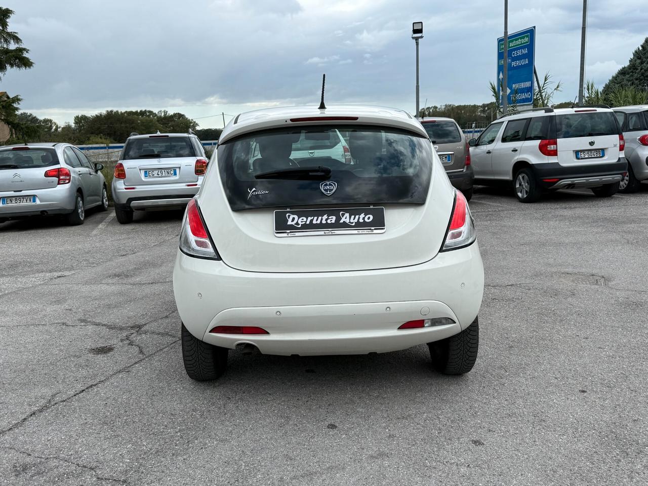 Lancia Ypsilon 0.9 TwinAir 85 CV 5 porte Metano Ecochic Gold