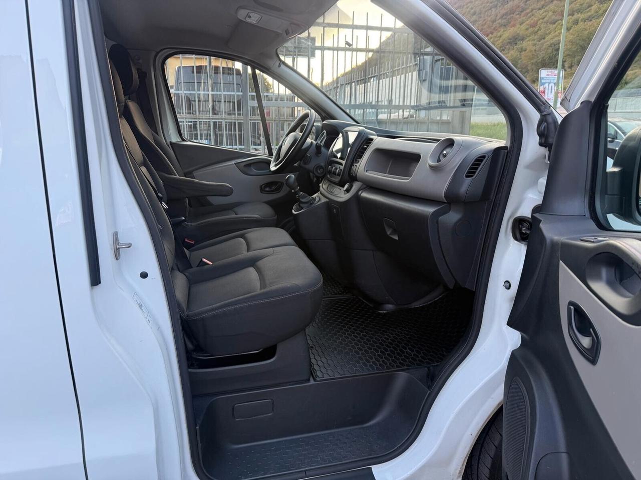 Renault trafic 1600 T27