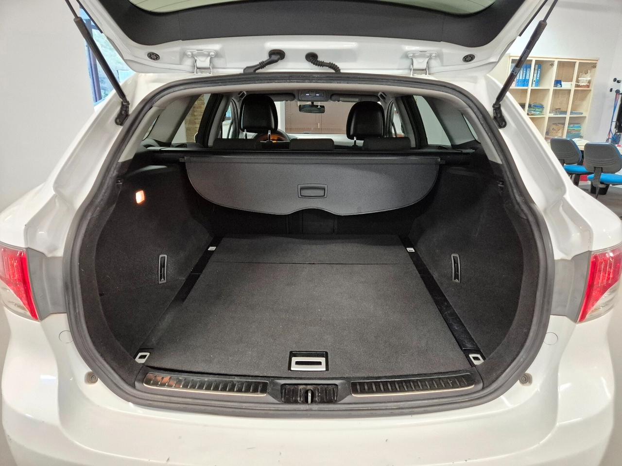 Toyota Avensis 2.0 D-4D Wagon Sol