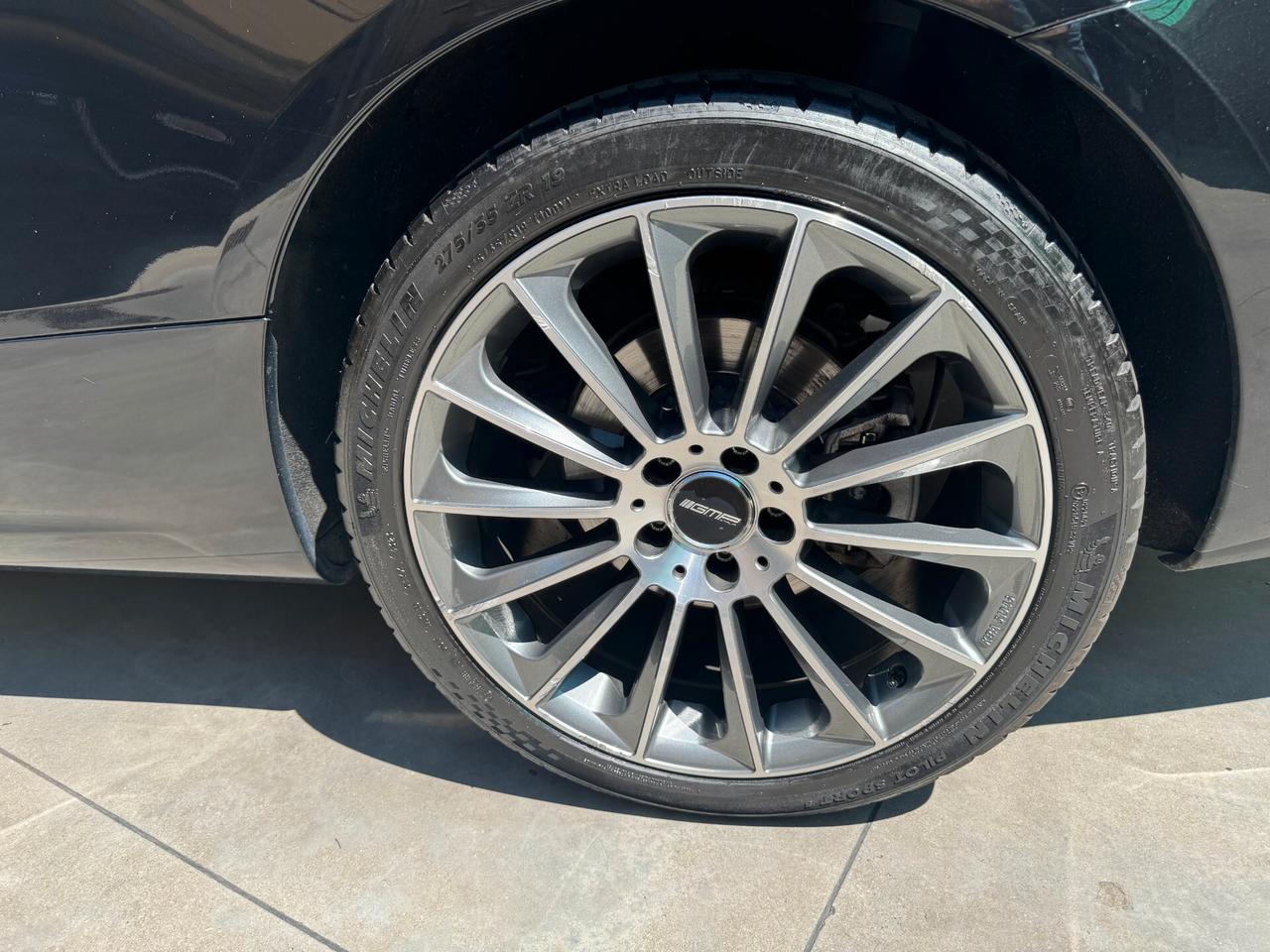 Mercedes-Benz E 220 D 4-MATIC COUPE SPORT