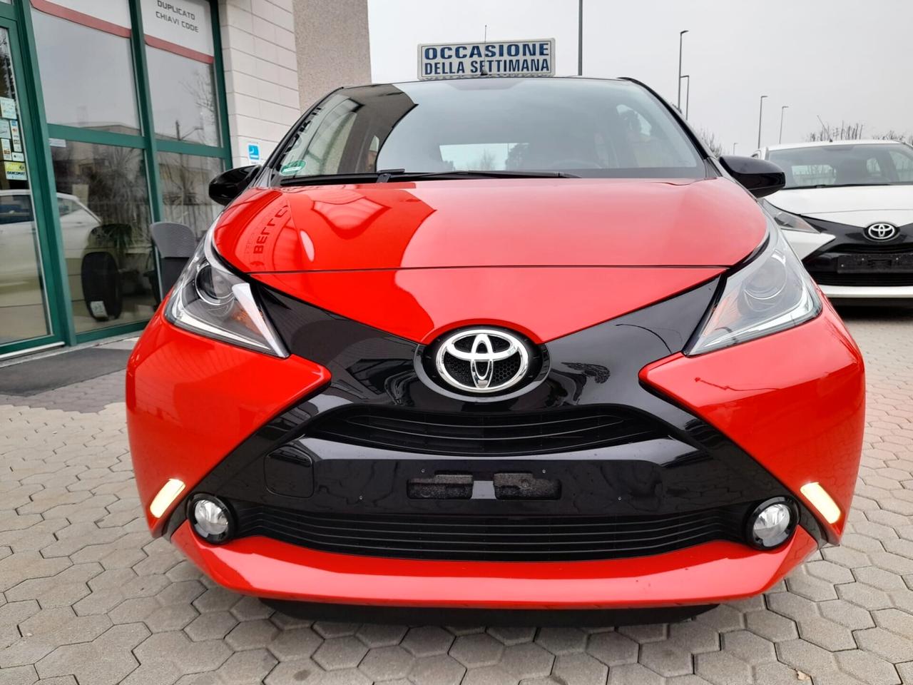 Toyota Aygo 1.0 VVT-i 69 CV 5 porte x-cite TSS