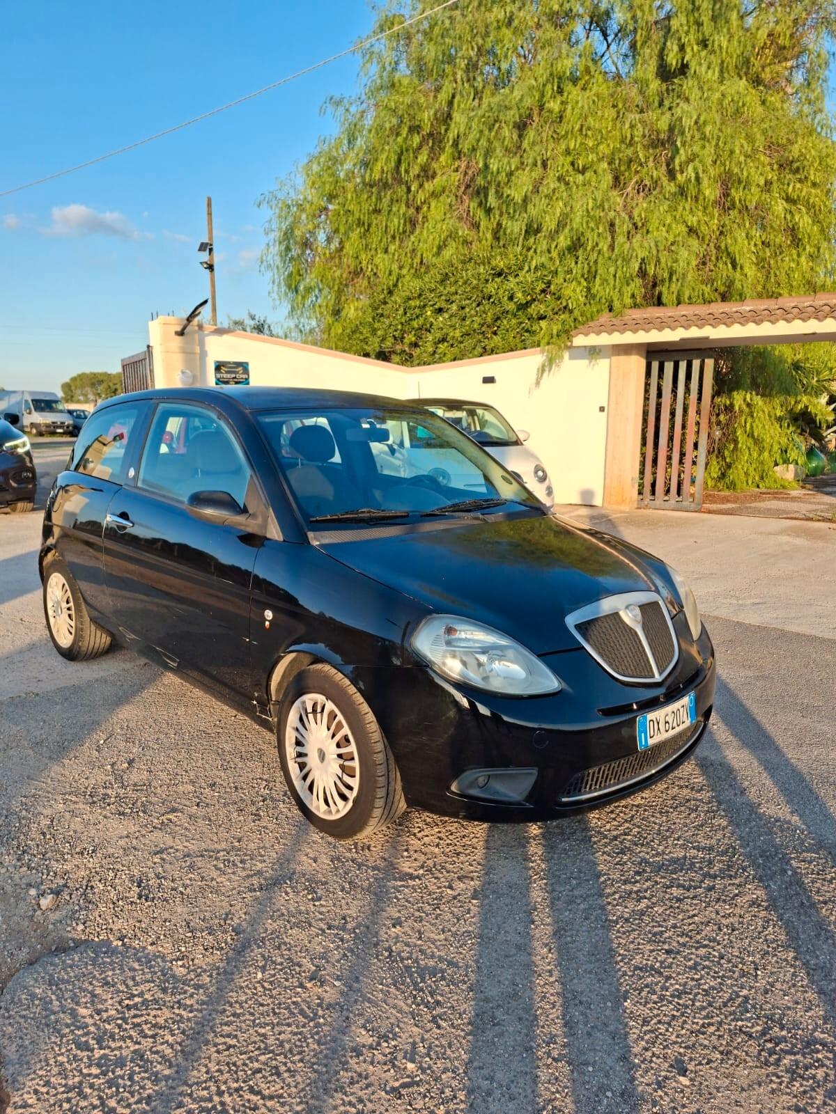 Lancia Ypsilon 1.4 Platino Ecochic GPL