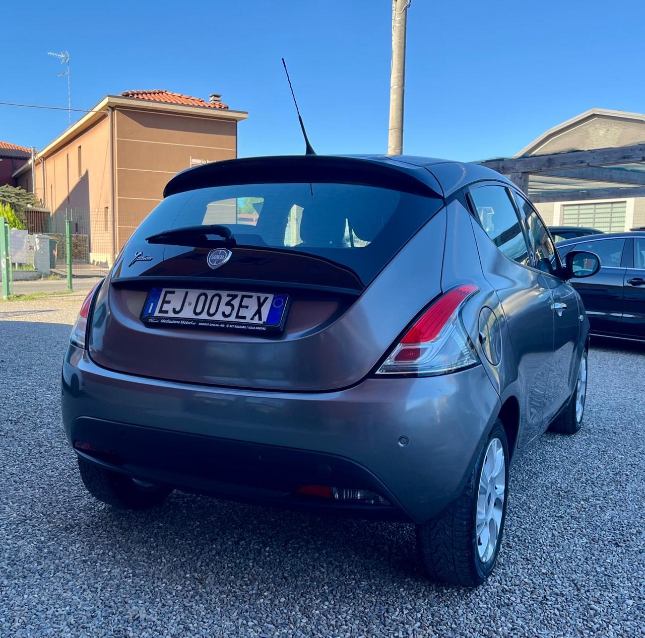 Lancia Ypsilon 0.9 TwinAir 85 CV 5 porte