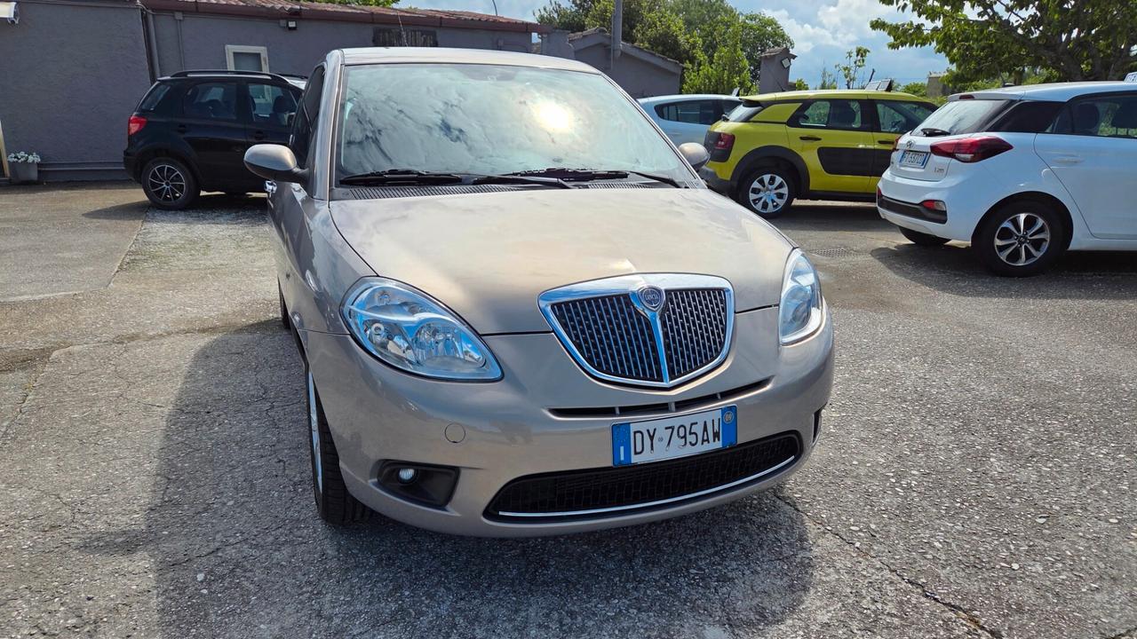 Lancia Ypsilon 1.4 Oro Ecochic GPL