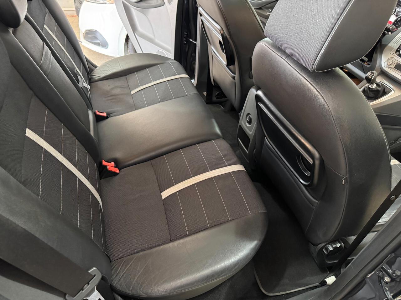 Ford Kuga 2.0 TDCi 136 CV Titanium TETTO PANORAM. 118Mila Km.