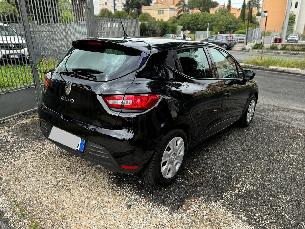 Renault Clio 1.2 75CV 5 porte NEOPATENTATI