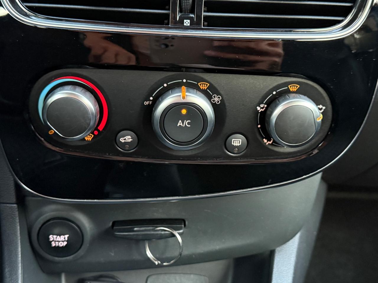 Renault Clio dCi 8V 90 CV 5 porte Duel
