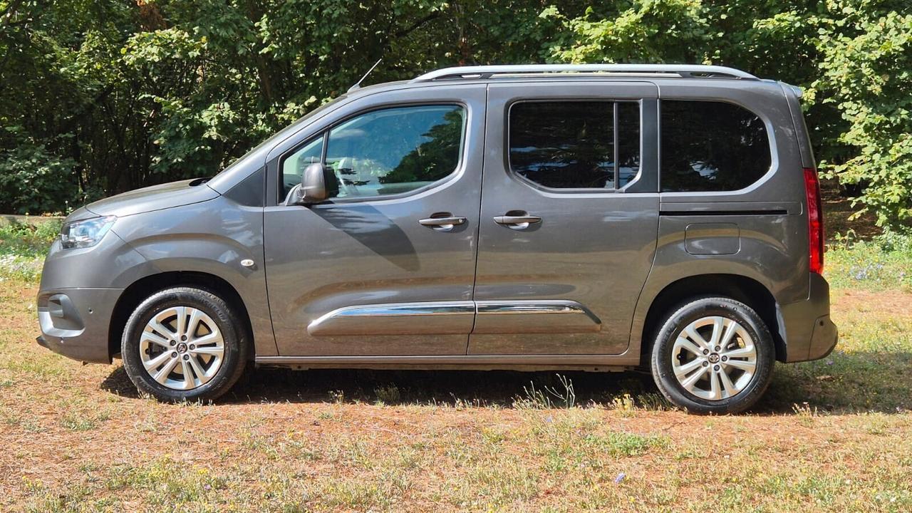 Toyota Proace City Verso 1.2 110 CV S&S Short D Executive 2021 PERFETTA leggi testo