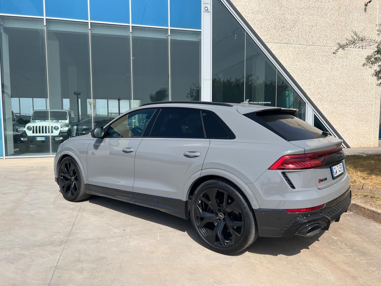 Audi RS Q8 4.0 mhev possibilità noleggio no scoring