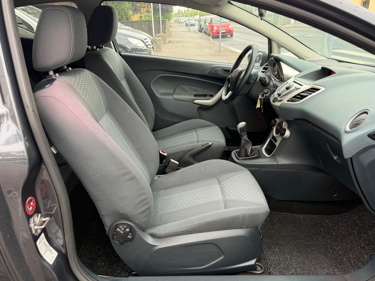 Ford Fiesta 1.4 TDCi 68CV 3 porte Titanium