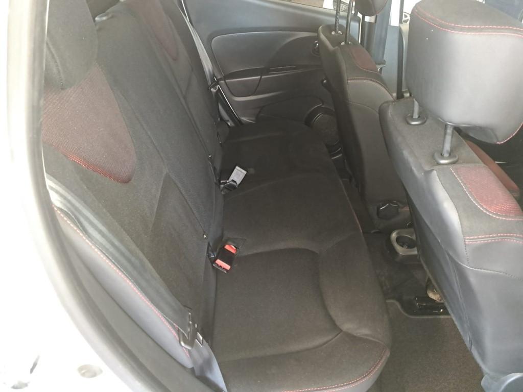 RENAULT Clio IV 2012 - Clio 5p 1.2 Live 75cv
