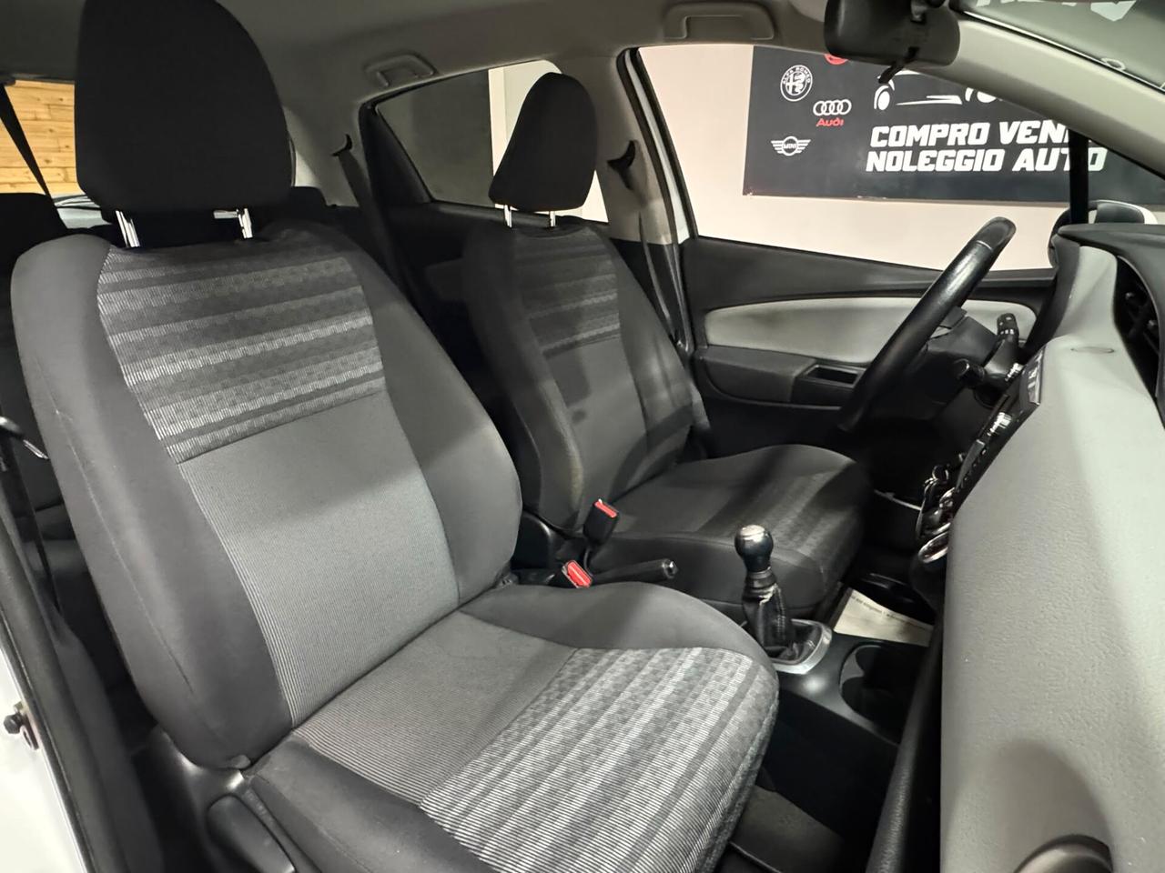Toyota Yaris 1.0 5 porte Lounge