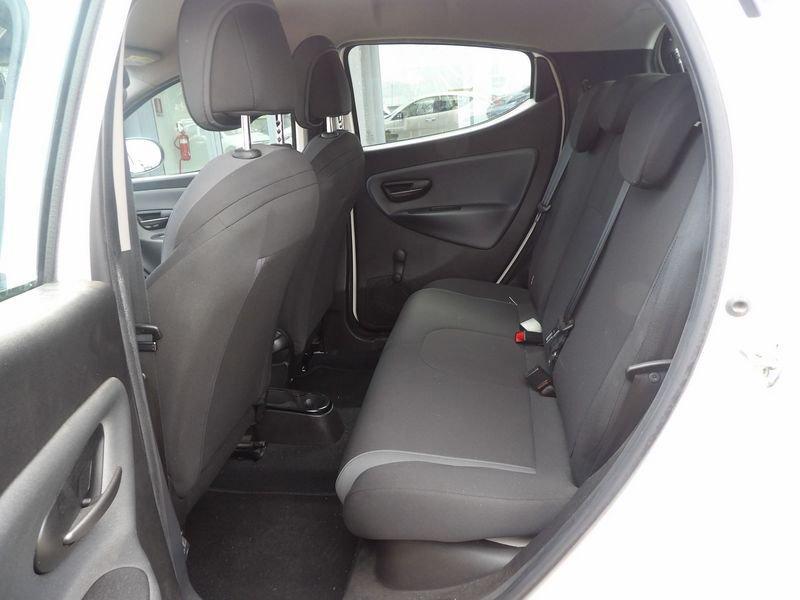 Lancia Ypsilon 1.2 69 CV 5 porte Silver