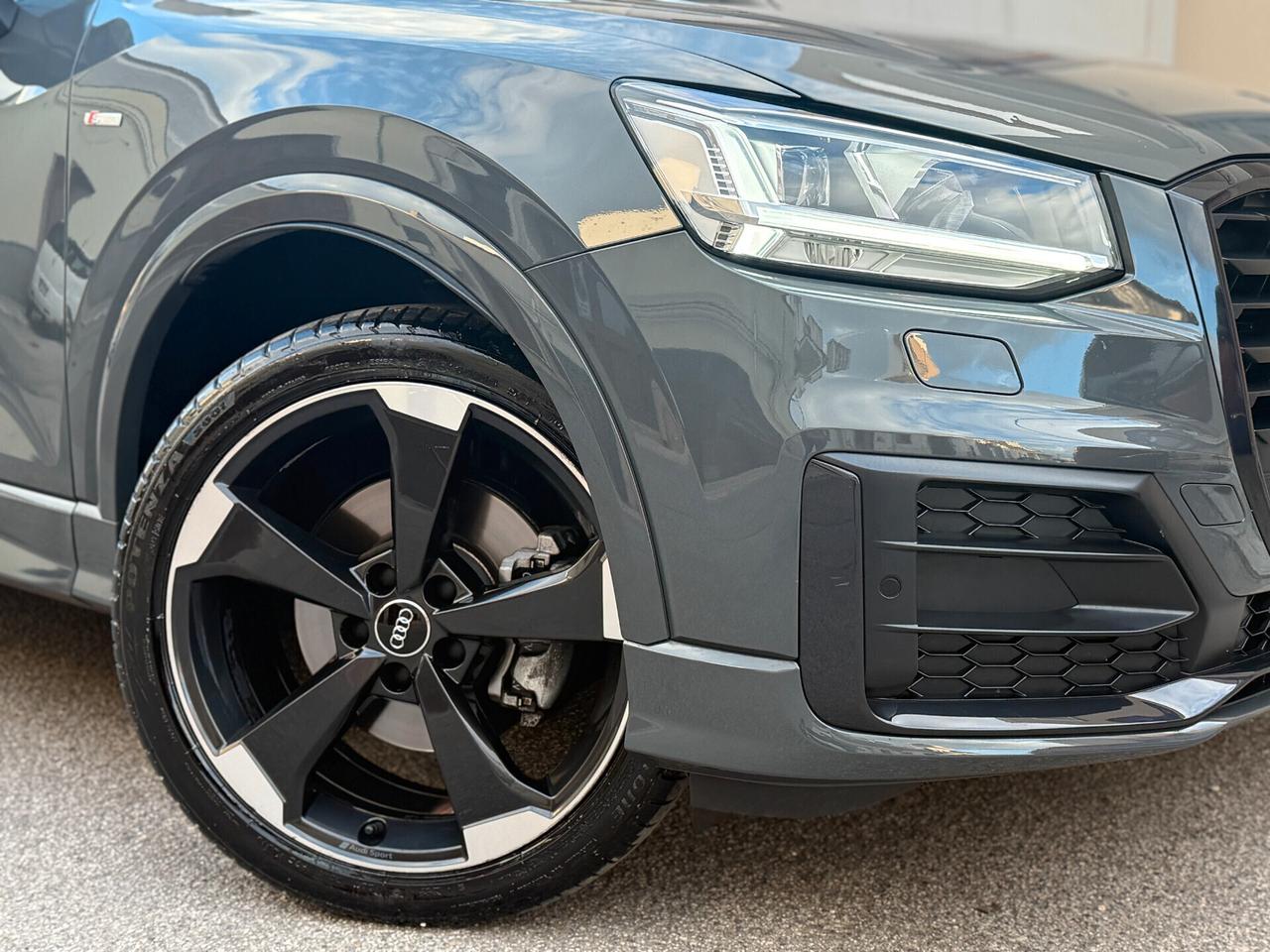 Audi Q2 35 TDI 2.0 Identity Black TETTO APRIBILE