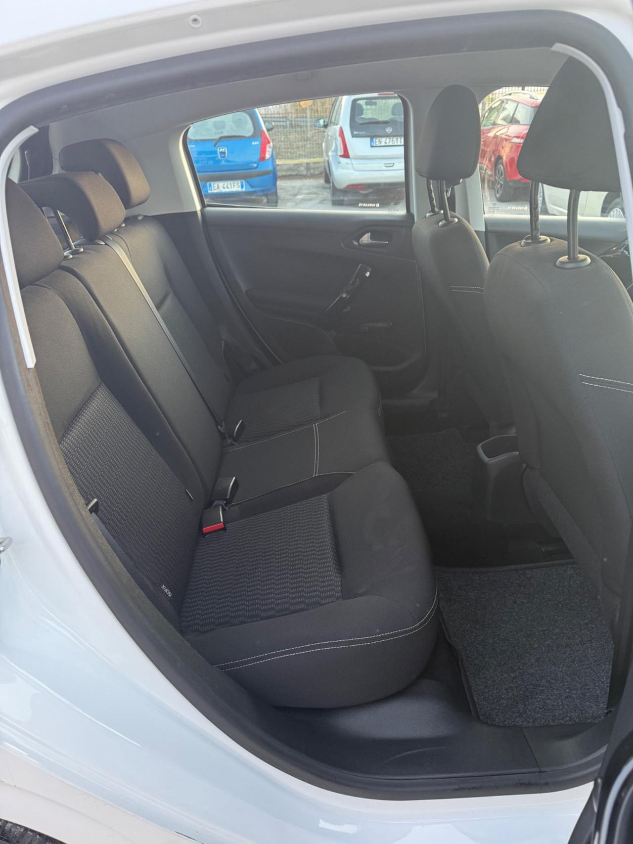 Peugeot 208 PureTech 82 5 porte Allure