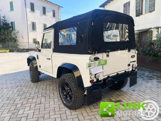 LAND ROVER Defender 90 Soft-top TDI 200 2.5 D