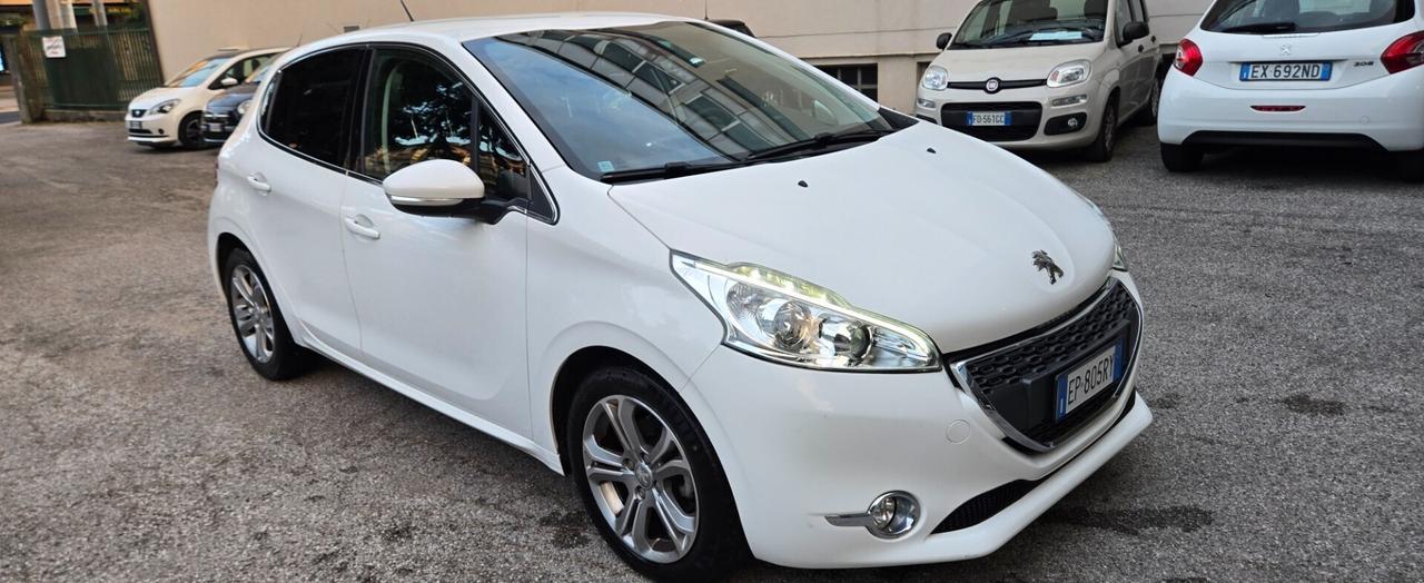 Peugeot 208 1.4 HDi 68 CV 5 porte Allure