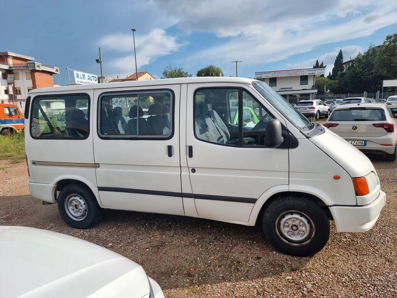 Ford Transit/Tourneo Transit 150 2.5 D PC Combi