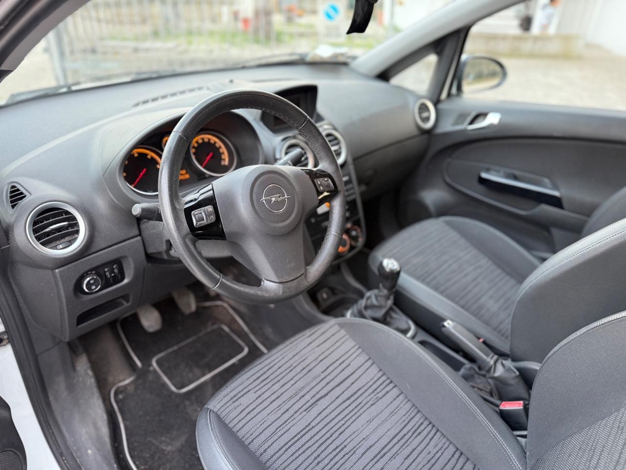 Opel Corsa 1.3 CDTI NEOPATENTATI 2014 UNICO PROP
