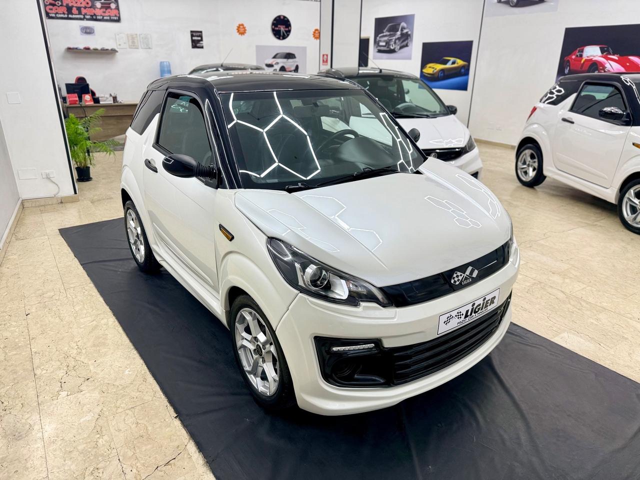 Ligier JS 50 Black & White