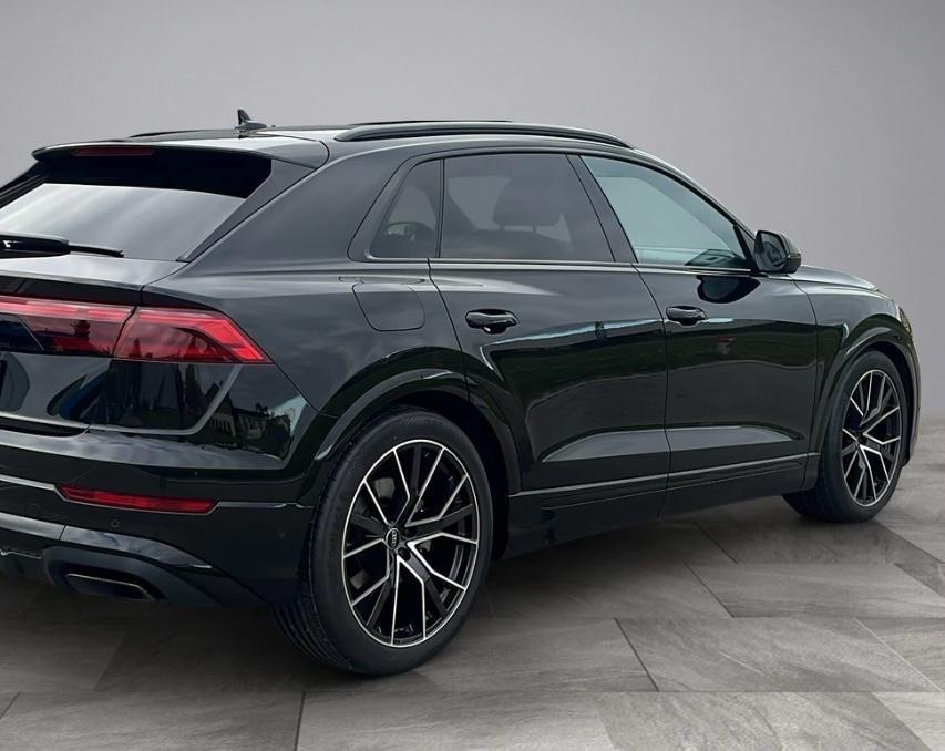 Audi Q8 SUV 45 TDI quattro-Rata da 600€ al mese