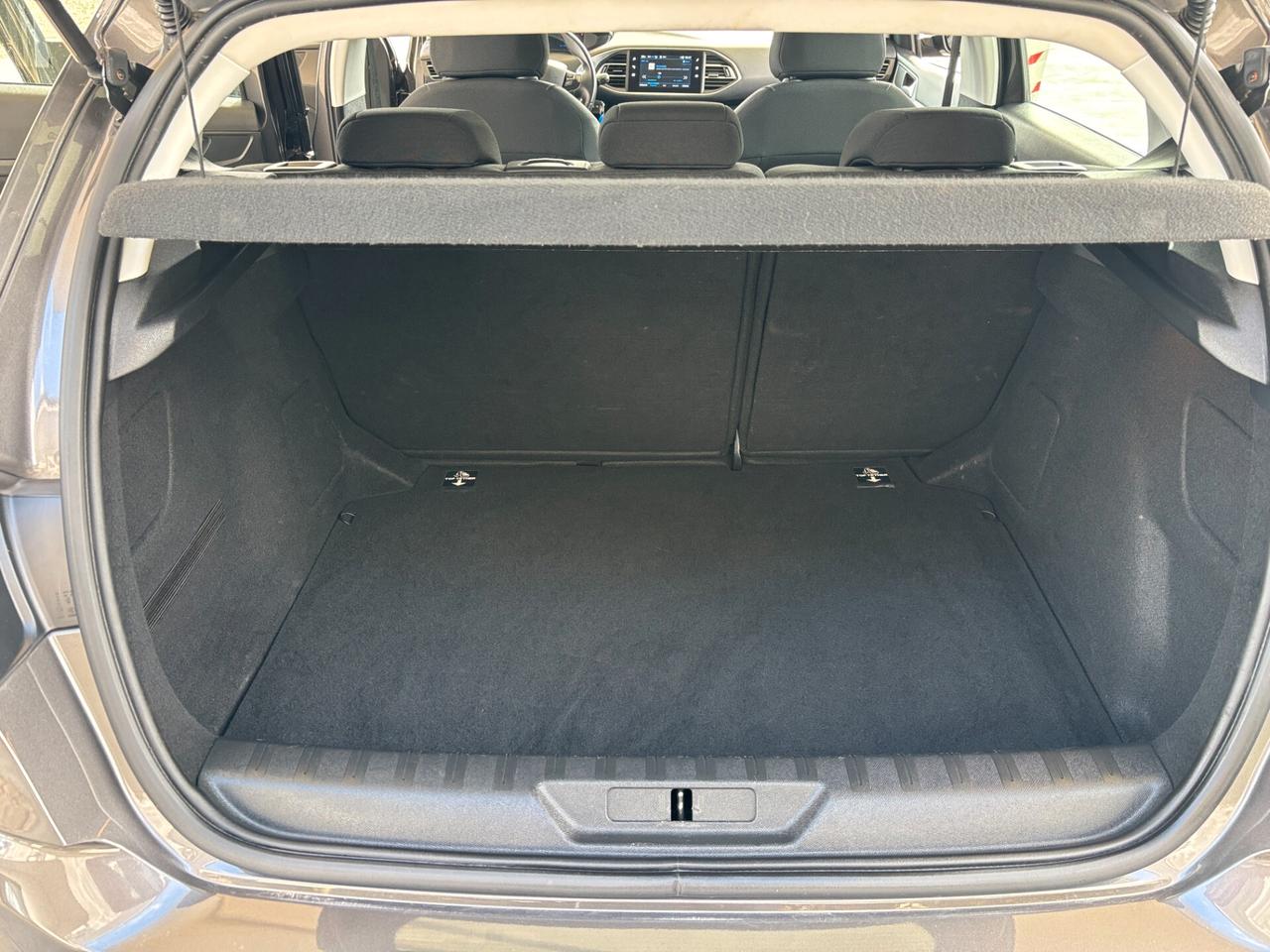 Peugeot 308 BlueHDi 130 S&S Business