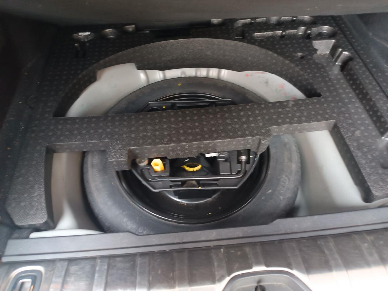 Peugeot 2008 1.6 e-HDi 92 CV ALLURE FULL OPTIONAL