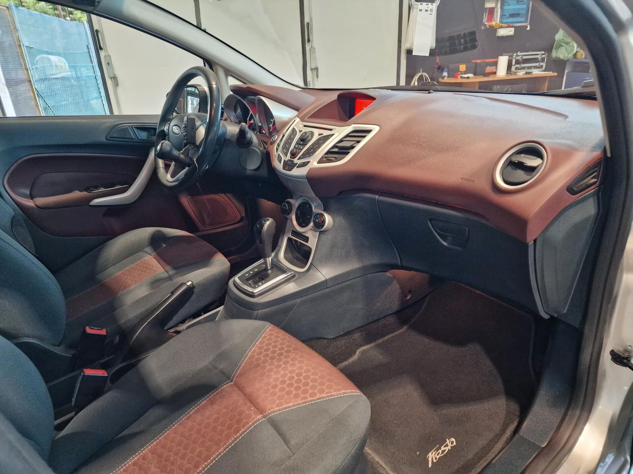 Ford Fiesta 1.4 b, AUTOMATICO GUIDABILE DA DISABILI.