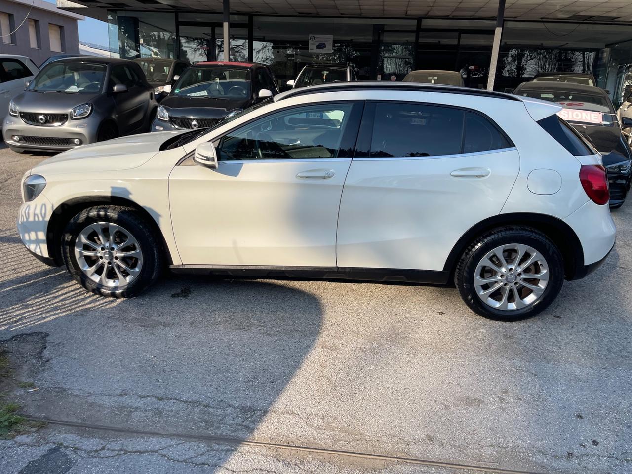 Mercedes-benz GLA 180 d Automatic Premium