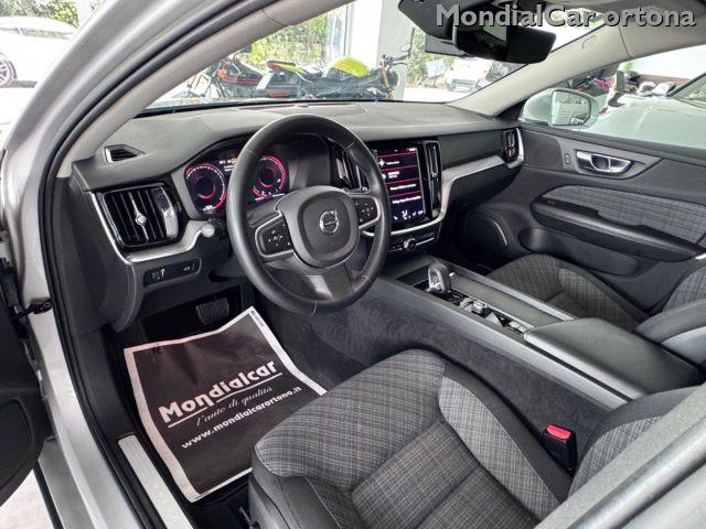 VOLVO V60 B4 (d) automatico Essential