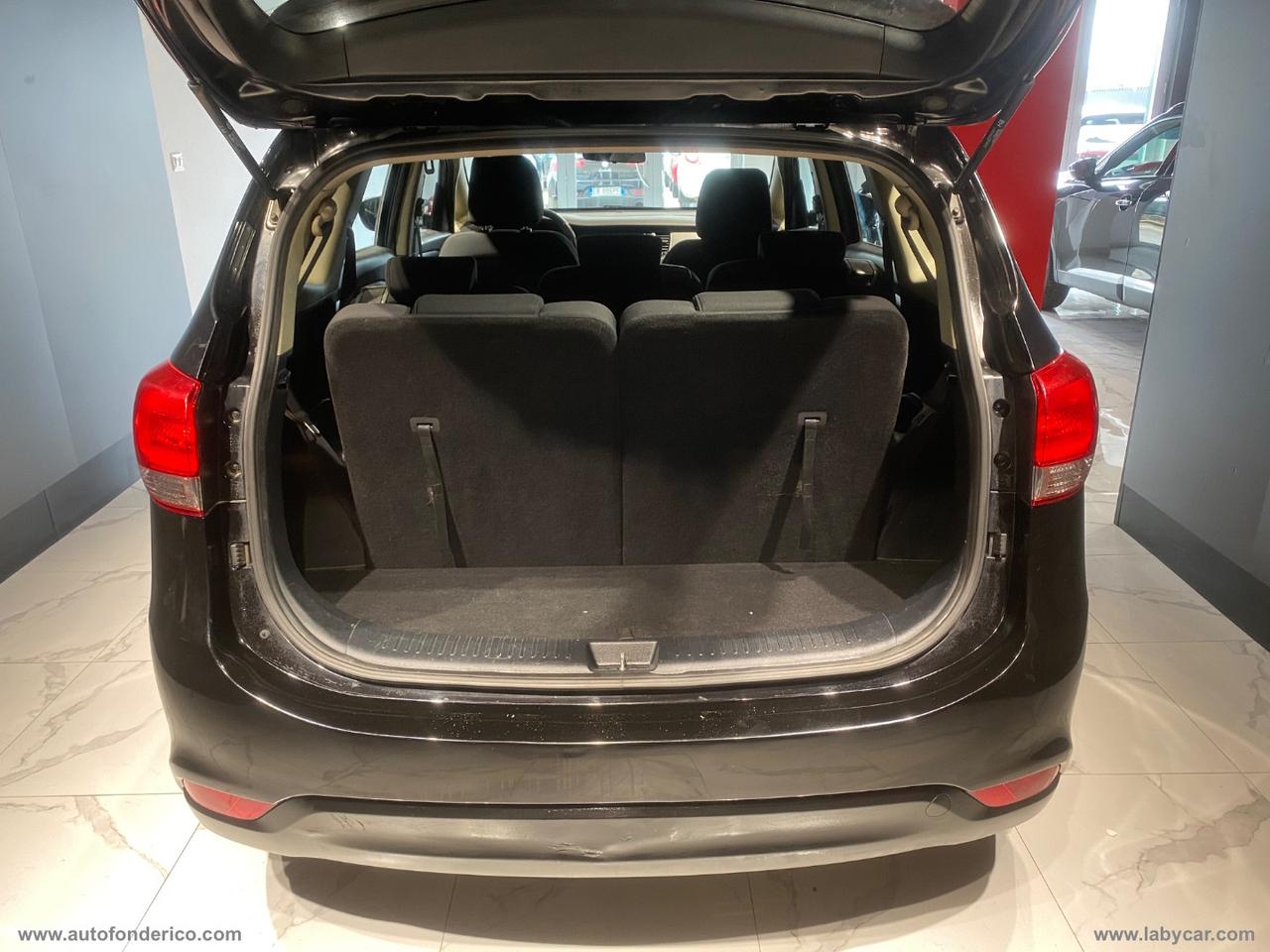 KIA Carens 1.7 DIESEL 7 POSTI
