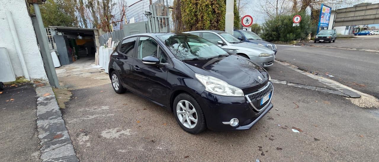 Peugeot 208 1.4 HDi 68 CV 2013 12 mesi garantita