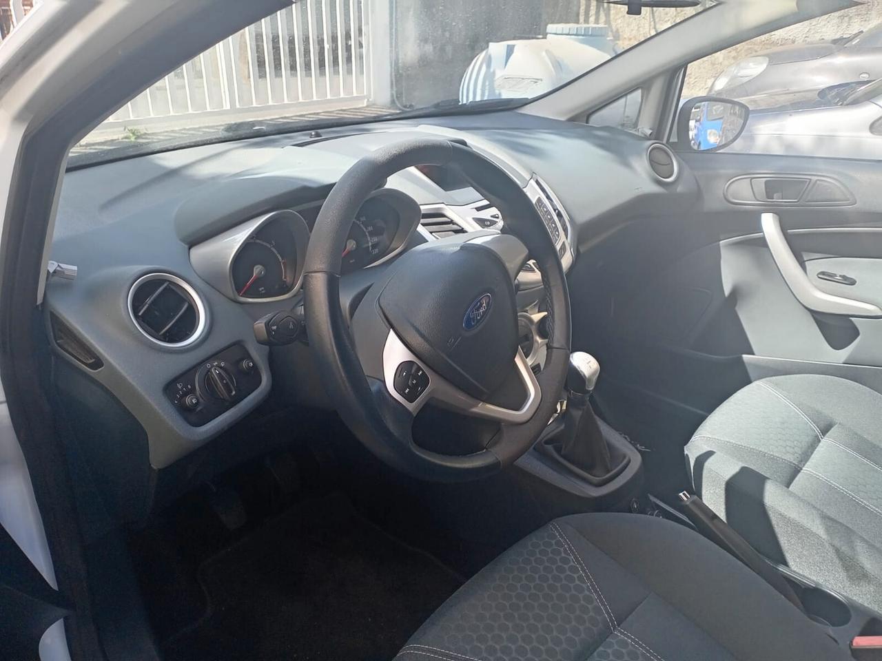 Ford Fiesta 1.4 5 porte Bz.- GPL Titanium