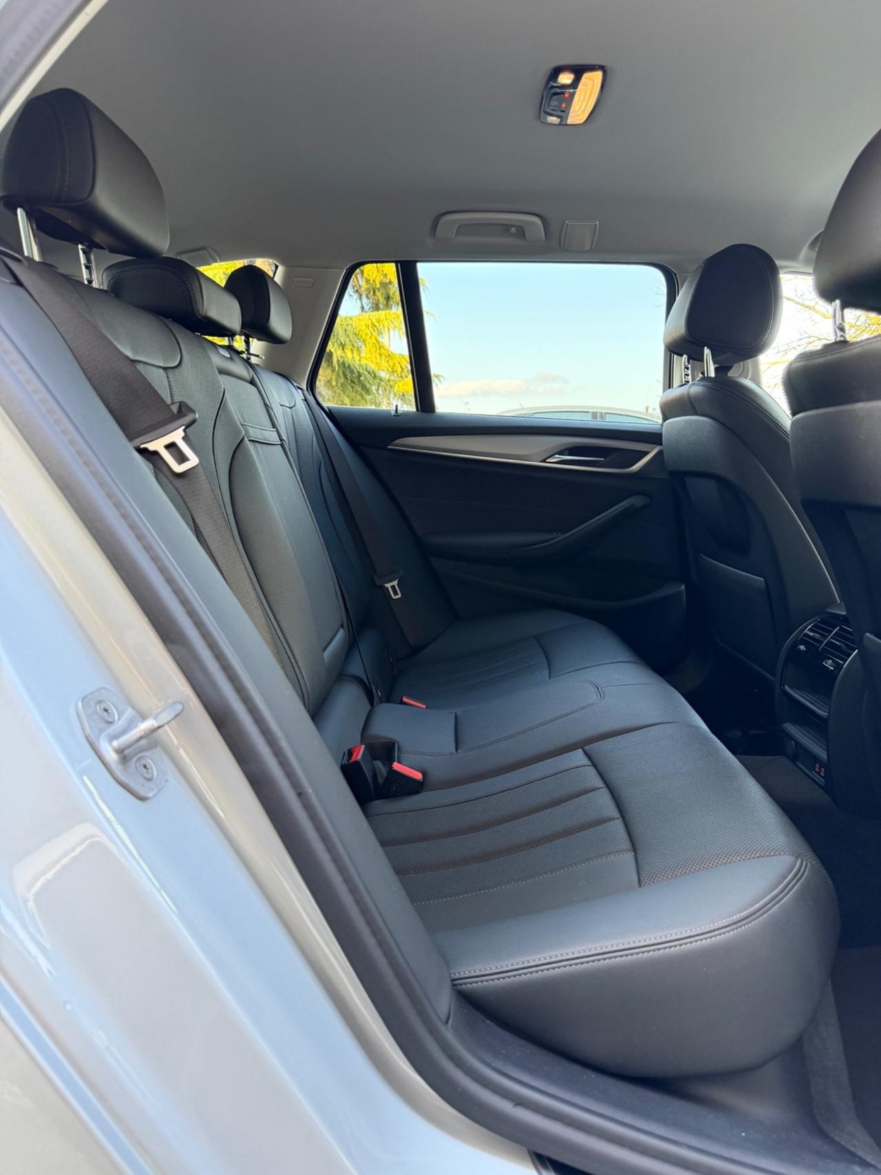 Bmw 520d Touring 190CV mhev PELLE/FUL LED